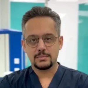 دکتر یاور شمس در مرکز بلفاروپلاستی مشهد